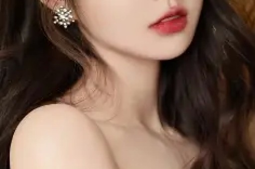 陪玩陪睡算啥？继人体盛宴、舔手指后艺人再曝阴暗面 秦岚被牵